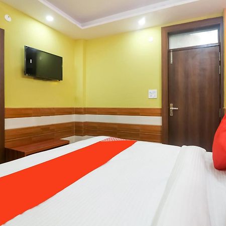 Hotel O Mayur Plaza Дели Экстерьер фото