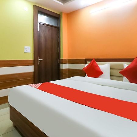 Hotel O Mayur Plaza Дели Экстерьер фото