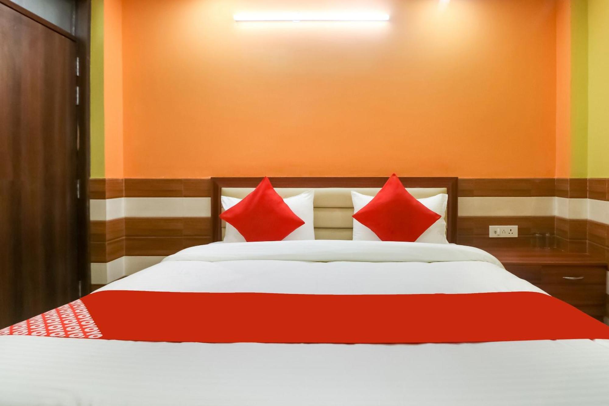 Hotel O Mayur Plaza Дели Экстерьер фото