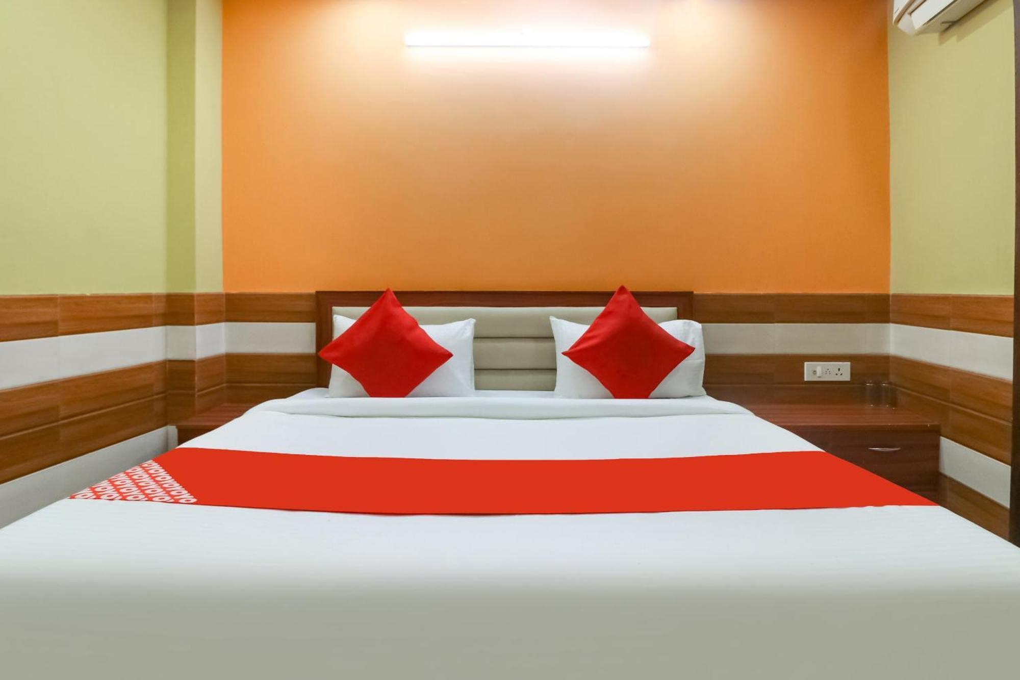 Hotel O Mayur Plaza Дели Экстерьер фото