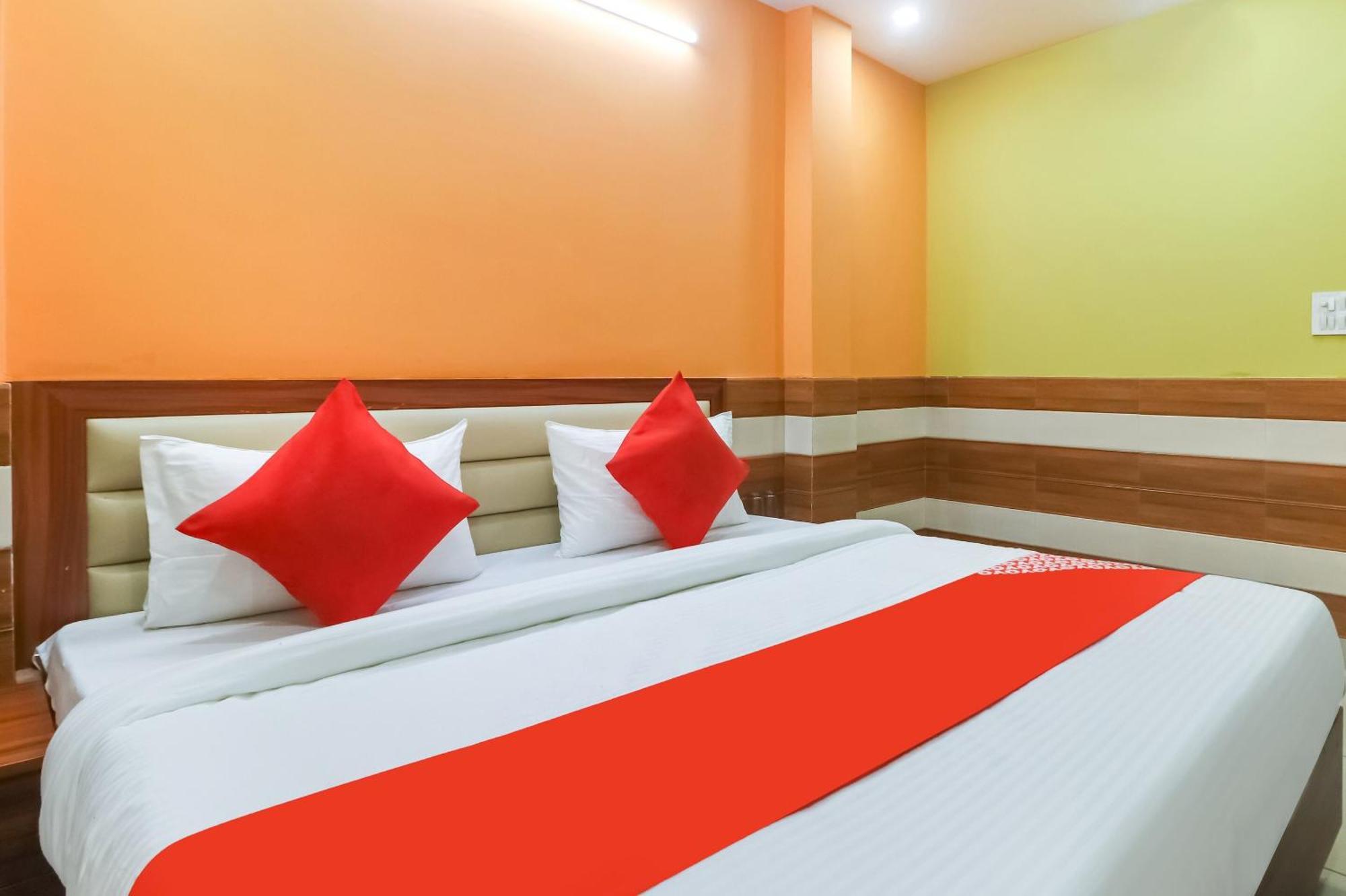 Hotel O Mayur Plaza Дели Экстерьер фото