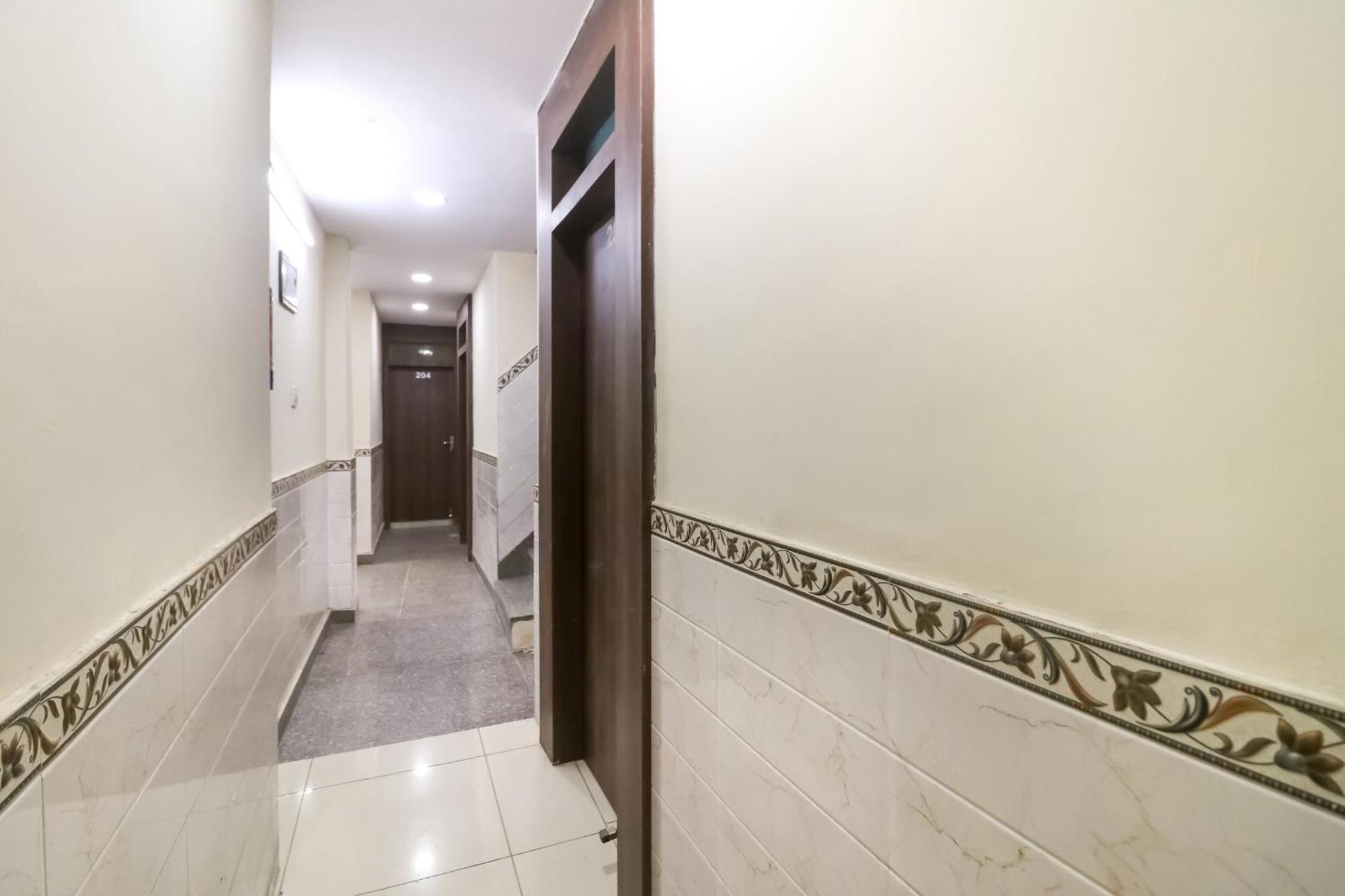 Hotel O Mayur Plaza Дели Экстерьер фото