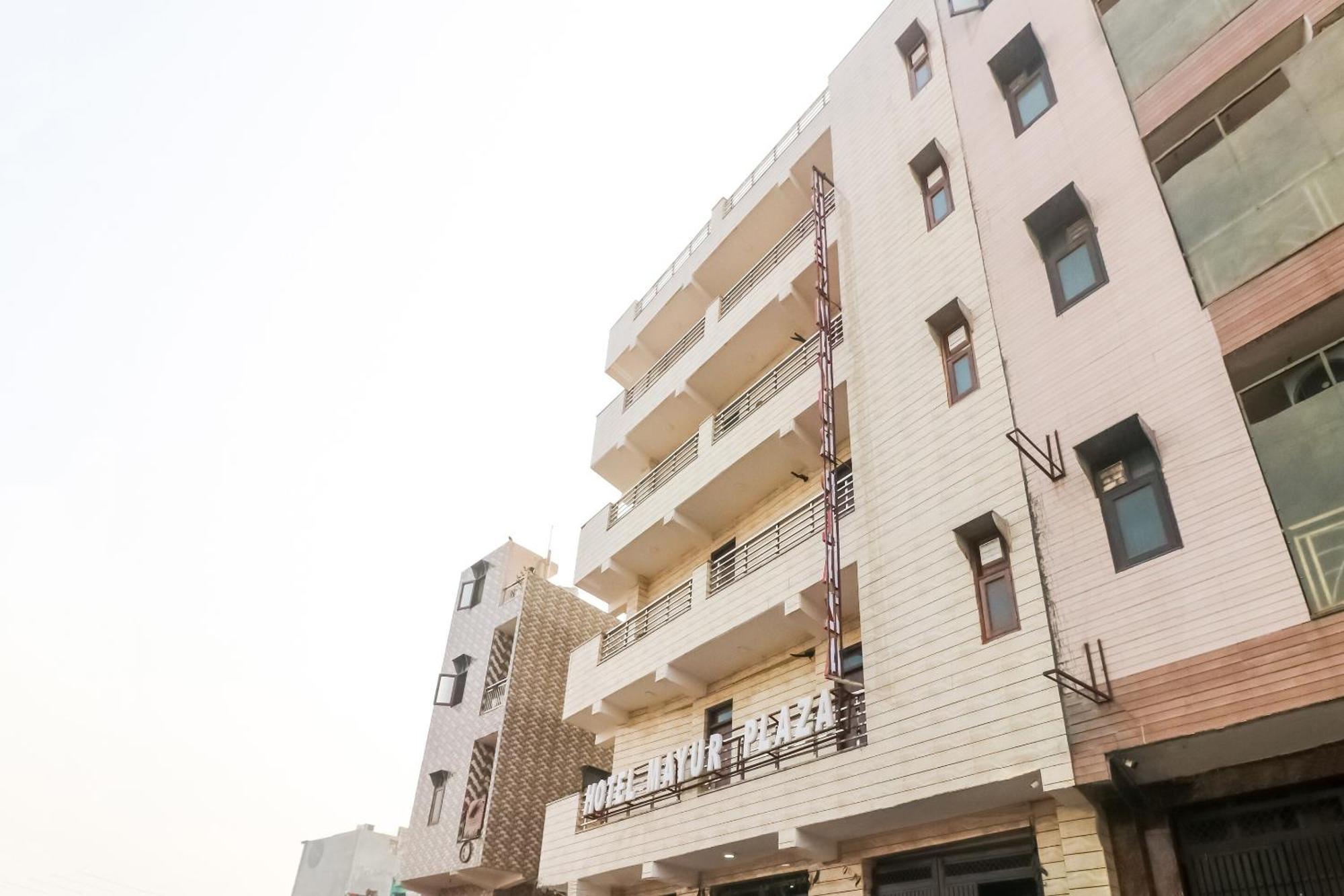 Hotel O Mayur Plaza Дели Экстерьер фото