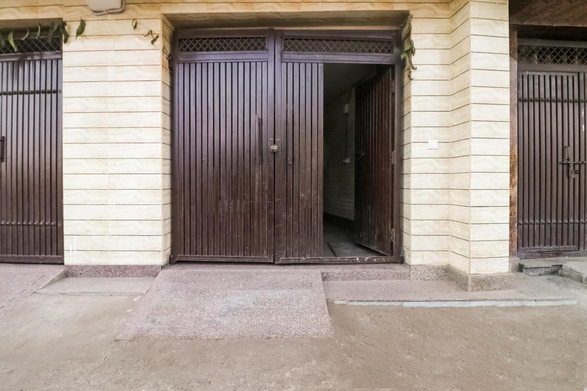 Hotel O Mayur Plaza Дели Экстерьер фото